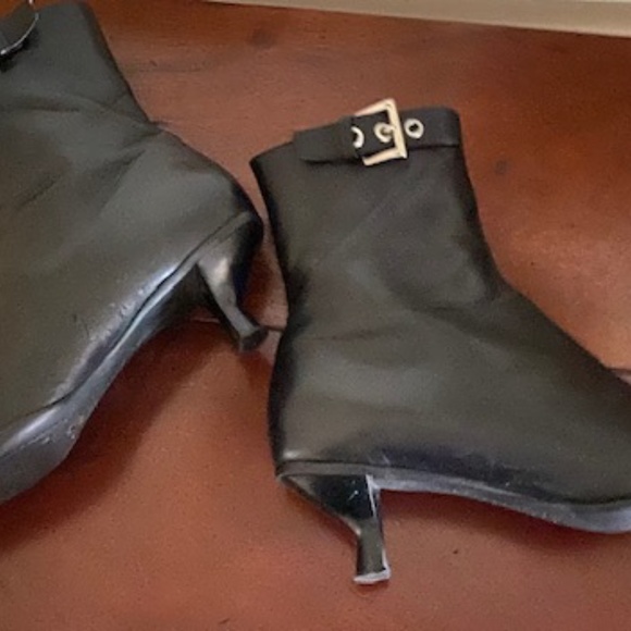 Authentic Prada Black Leather Kitten Heel Boot size 40 - Picture 10 of 11